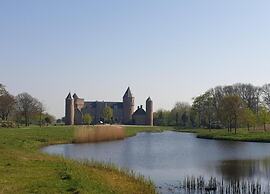 Welcoming Chalet in Oostkapelle With Garden