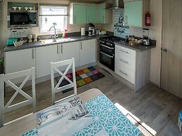 Amazing Chalet in Oostkapelle With Garden