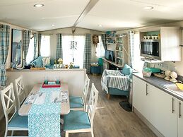 Amazing Chalet in Oostkapelle With Garden