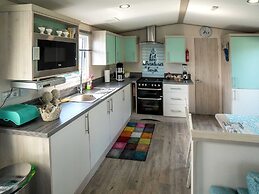 Amazing Chalet in Oostkapelle With Garden