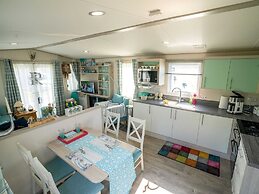 Amazing Chalet in Oostkapelle With Garden