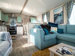 Amazing Chalet in Oostkapelle With Garden