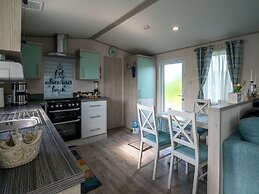 Amazing Chalet in Oostkapelle With Garden