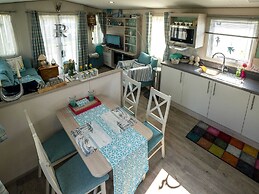 Amazing Chalet in Oostkapelle With Garden