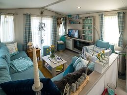 Amazing Chalet in Oostkapelle With Garden