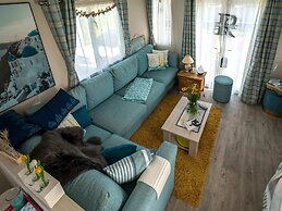 Amazing Chalet in Oostkapelle With Garden