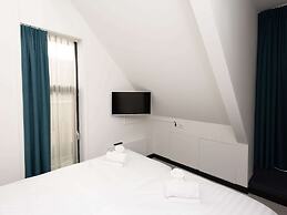 Apartment in Renesse With Garden