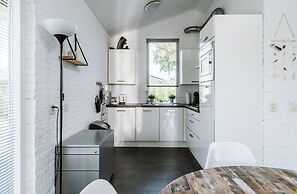 Beautiful Holiday Home in Ouddorp With Balcony