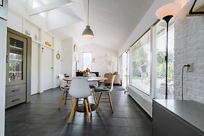 Beautiful Holiday Home in Ouddorp With Balcony