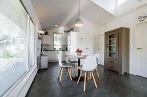 Beautiful Holiday Home in Ouddorp With Balcony