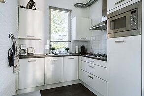 Beautiful Holiday Home in Ouddorp With Balcony