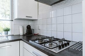 Beautiful Holiday Home in Ouddorp With Balcony