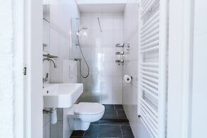 Beautiful Holiday Home in Ouddorp With Balcony