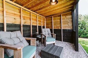 Beautiful Holiday Home in Ouddorp With Balcony