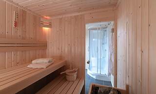 Wellness Villa With Sauna and Whirlpool