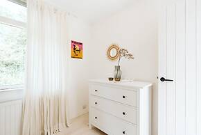 Beach House De Lichtboei 10 Minutes From the Beach