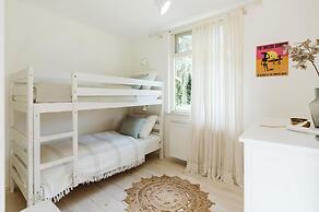 Beach House De Lichtboei 10 Minutes From the Beach