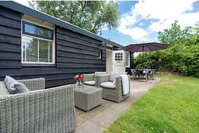 Beach House De Lichtboei 10 Minutes From the Beach