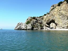 Belvilla by OYO Casa Bella