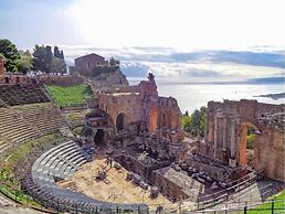 Villa in Sicily Near Taormina Beaches