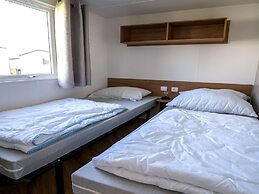 Ocean Dreams Chalet in Oostkapelle With Pool