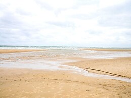 Ocean Dreams Chalet in Oostkapelle With Pool