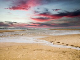 Ocean Dreams Chalet in Oostkapelle With Pool
