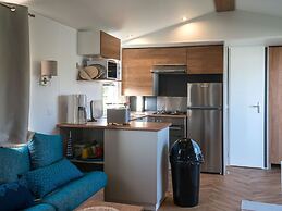 Ocean Dreams Chalet in Oostkapelle With Pool