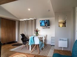 Ocean Dreams Chalet in Oostkapelle With Pool