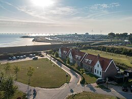 Lovely Holiday Home in Colijnsplaat With Whirlpool