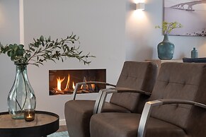 Lovely Holiday Home in Colijnsplaat With Whirlpool