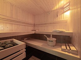 Lovely Holiday Home in Colijnsplaat With Whirlpool