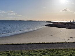 Lovely Holiday Home in Colijnsplaat With Whirlpool