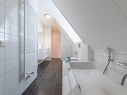 Lovely Holiday Home in Colijnsplaat With Whirlpool