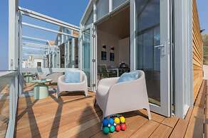 House in Dishoek With Sea Views