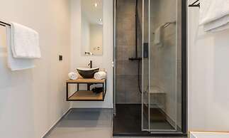 Bright Modern Apartment With Large Balconies, Located Directly on the 