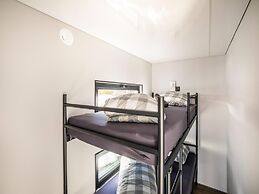 Beautiful Houseboat With Shared Pool