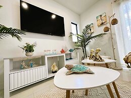 Sunset Haven: Beach Isle House FL Keys MIA Marina