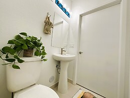 Sunset Haven: Beach Isle House FL Keys MIA Marina