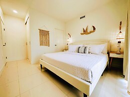 Sunset Haven: Beach Isle House FL Keys MIA Marina