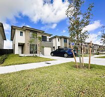 Sunset Haven: Beach Isle House FL Keys MIA Marina