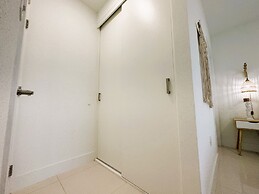 Sunset Haven: Beach Isle House FL Keys MIA Marina