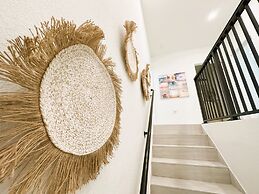 Sunset Haven: Beach Isle House FL Keys MIA Marina