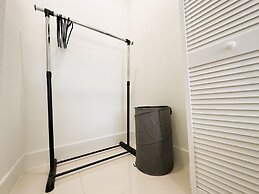 Sunset Haven: Beach Isle House FL Keys MIA Marina