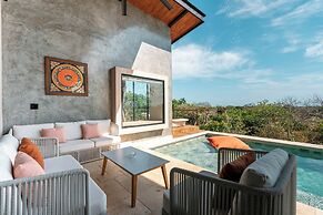 Alaya Yoga & Surf & Retreat