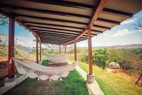 Alaya Yoga & Surf & Retreat