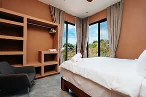 Alaya Yoga & Surf & Retreat