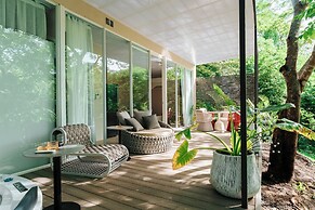 Alaya Yoga & Surf & Retreat