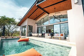 Alaya Yoga & Surf & Retreat