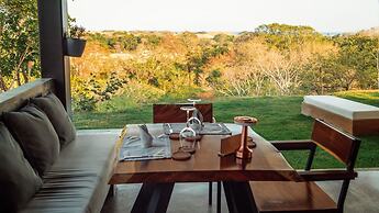 Alaya Yoga & Surf & Retreat